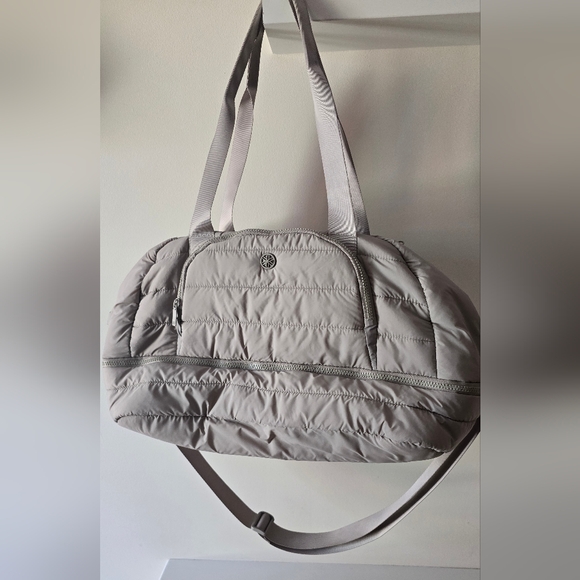 GAIAM Handbags - Gaiam Quilted Duffel Bag – Taupe Gray Travel or Gym Bag